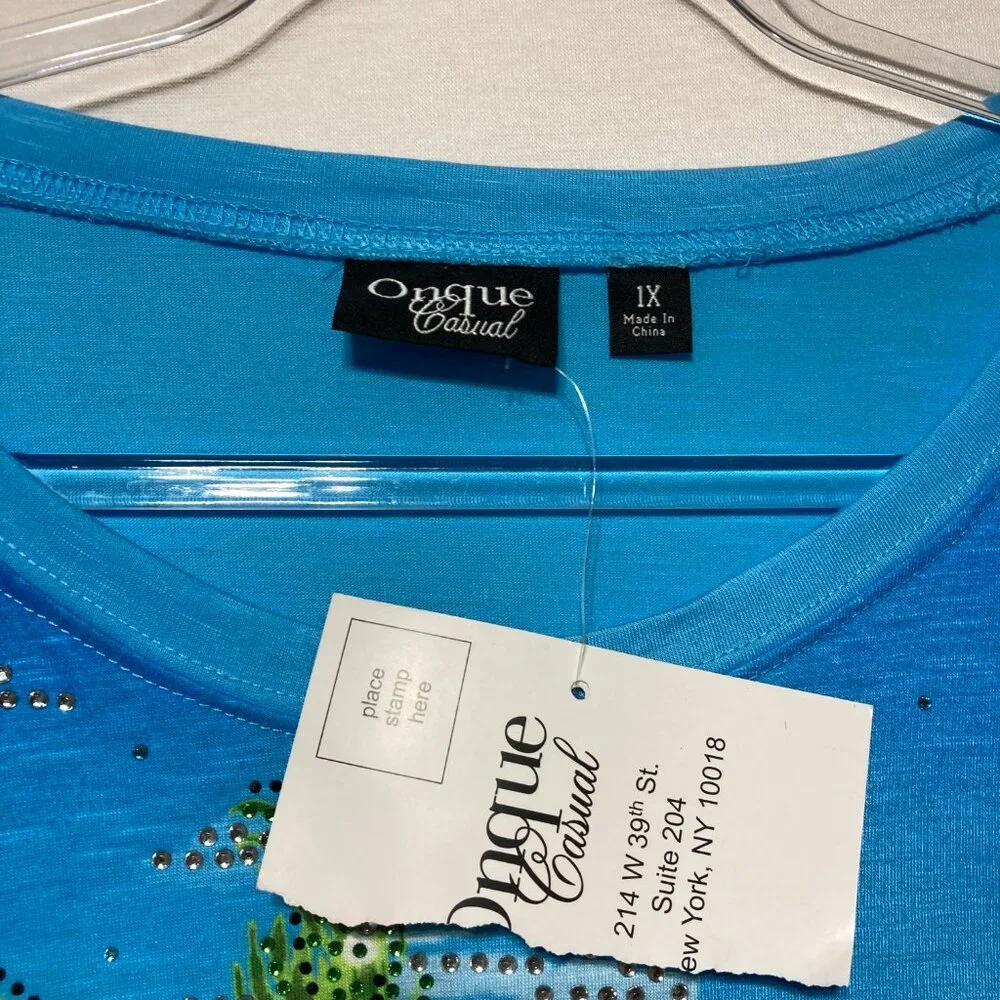 New Onque Casuals Top 1X Colorful Embellished Holiday Fun Print Stretch Vacation